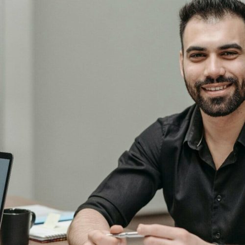 Liderança brasileira lidera combate à discriminação etária no trabalho